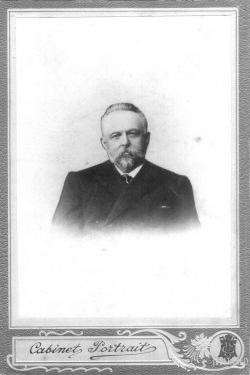 Ирбитский городской голова Иван Александрович Лопатков - организатор строительства железной дороги. В честь него названа железнодорожная станция Лопатково.